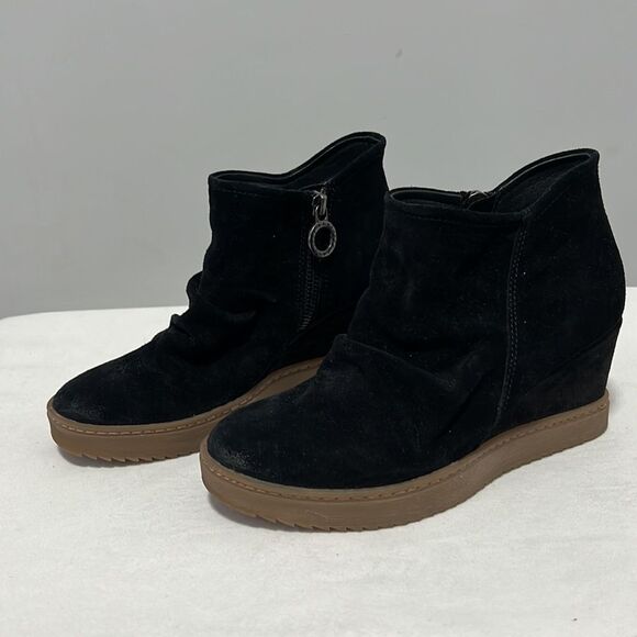 Sofft || AQUA Sofft  Water Resistant Wedge Ankle Bootie
In Black size 6.5 - Picture 6 of 9